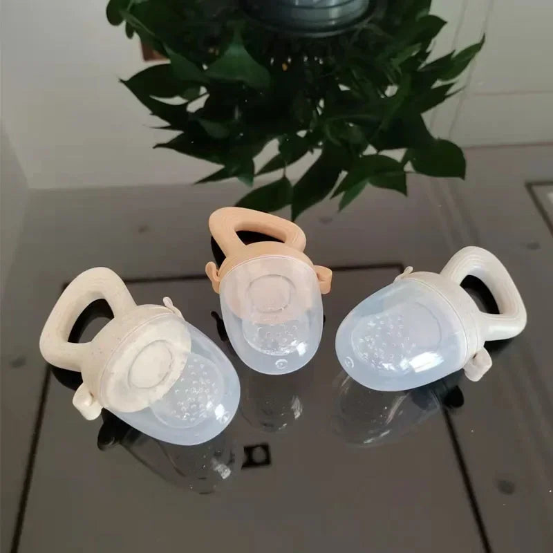 1PC Silicone Baby Fruit Feeder with Cover Baby Nipple Fresh Food Vegetable Supplement Soother Nibbler Feeding Teething Pacifier
1 pièce : Tétine-bébé en silicone avec couvercle – Tétine pour bébé pour fruits et légu