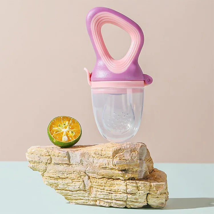 1PC Silicone Baby Fruit Feeder with Cover Baby Nipple Fresh Food Vegetable Supplement Soother Nibbler Feeding Teething Pacifier
1 pièce : Tétine-bébé en silicone avec couvercle – Tétine pour bébé pour fruits et légu