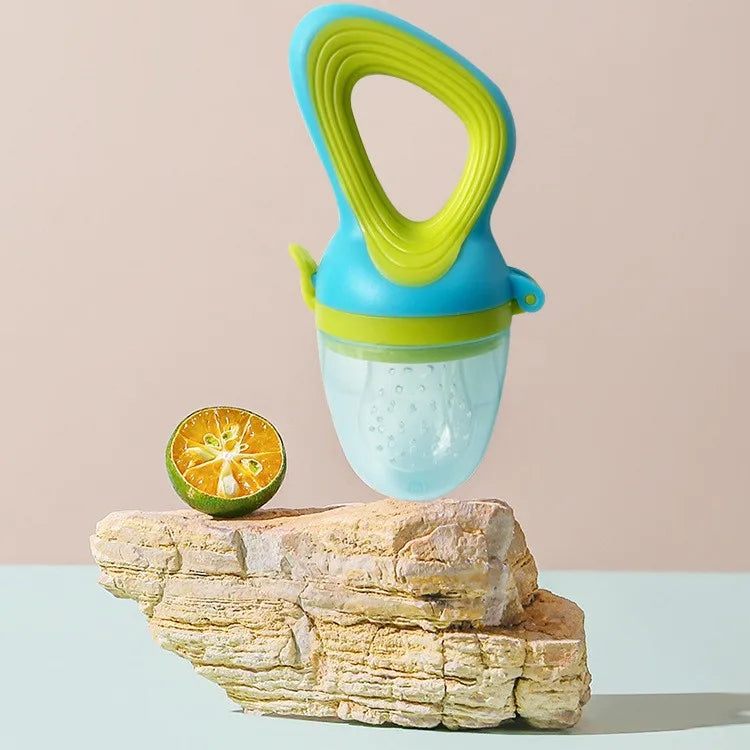 1PC Silicone Baby Fruit Feeder with Cover Baby Nipple Fresh Food Vegetable Supplement Soother Nibbler Feeding Teething Pacifier
1 pièce : Tétine-bébé en silicone avec couvercle – Tétine pour bébé pour fruits et légu