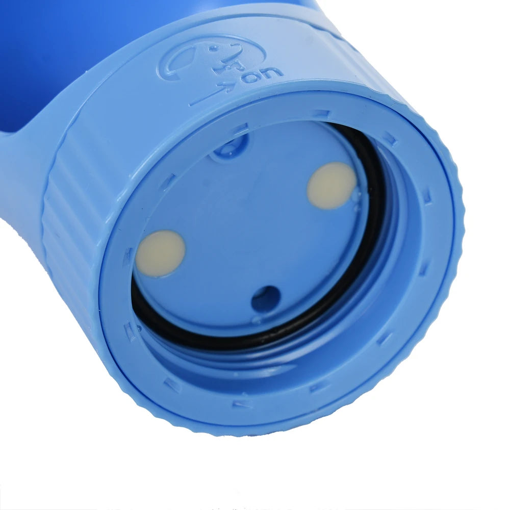 Bouteille d'eau pour chien /  Bouteil de nourriture pour chien / Bouteil deux en un pour animaux - Water bottle for dog / Food bottle for dog / Two-in-one bottle for pets.