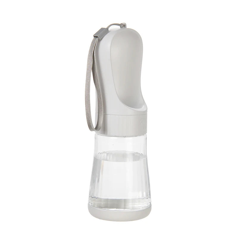 Bouteille d'eau pour chien /  Bouteil de nourriture pour chien / Bouteil deux en un pour animaux - Water bottle for dog / Food bottle for dog / Two-in-one bottle for pets.